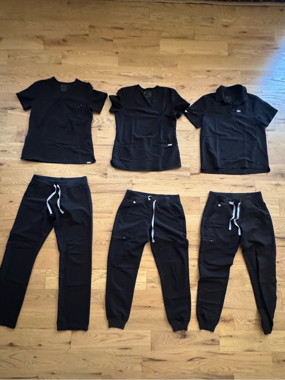 3 sets of FIGS Womenโs Scrubsets All Sz S